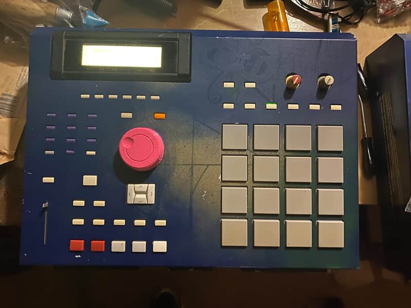 Akai MPC2000XL MCD MIDI Production Center image 1