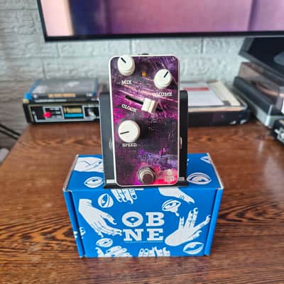 Old Blood Noise Endeavors BL-44 Reverse Variable-Clock Reverser 2022 - Present - Cream / Purple Graphic image 1