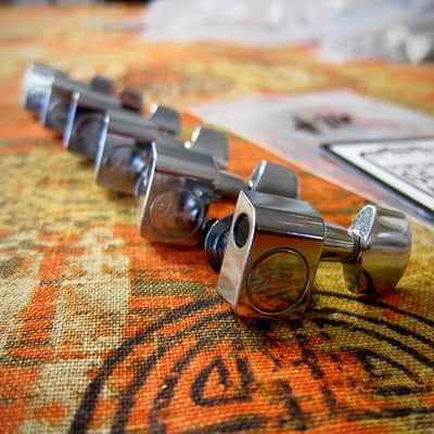 Vintage Fender Guitar Tuners (6) on a side Deluxe Model 1972-1982 - Chrome with Chrome Button image 3