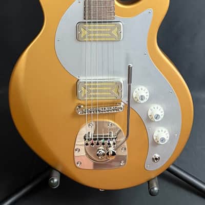 Eastman Fullertone Offset '62 Electric Guitar Metallic Gold Finish w/ Gig Bag image 1