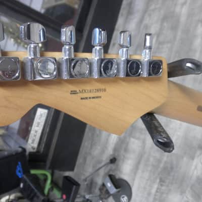 Fender Player Stratocaster HSS Plus Top - Tobacco Sunburst with Pau Ferro Fingerboard image 6