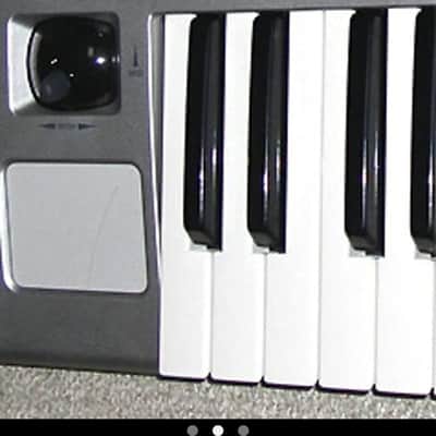 Novation X-Station 25-Key 8-Voice Synthesizer with USB Interface 2004 - Silver image 2