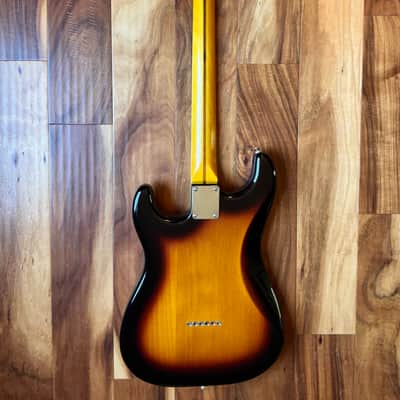 Custom Built Hardtail Stratocaster - 3-tone Sunburst Robert Cray Fender image 5