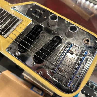 Guyatone Lap Steel - Includes Chipboard Case image 2