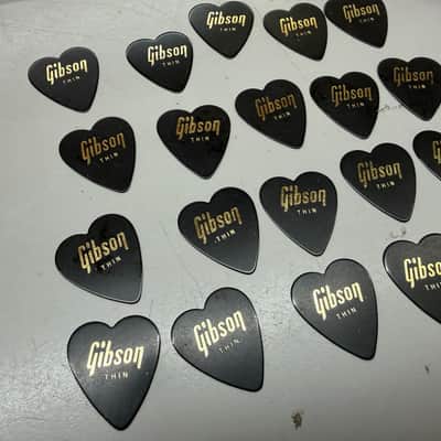 20 Gibson Heart Shape Guitar Picks Thin 80s-90s image 2