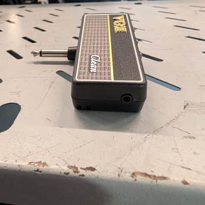Vox amPlug 2 Clean Battery-Powered Guitar Headphone Amp image 4