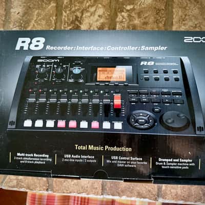 Zoom R8 Recorder: Interface: Controller: Sampler backing tracks image 3