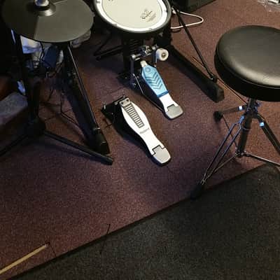 Roland TD-3 electronic drum set with sticks and stool (New price £650) image 2