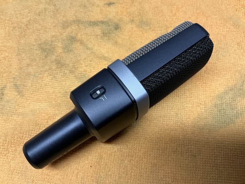 AKG C214 Microphone image 1