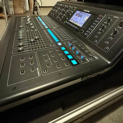 Midas M32 LIVE 40-Channel Digital Console 2014 - Present - Black image 2
