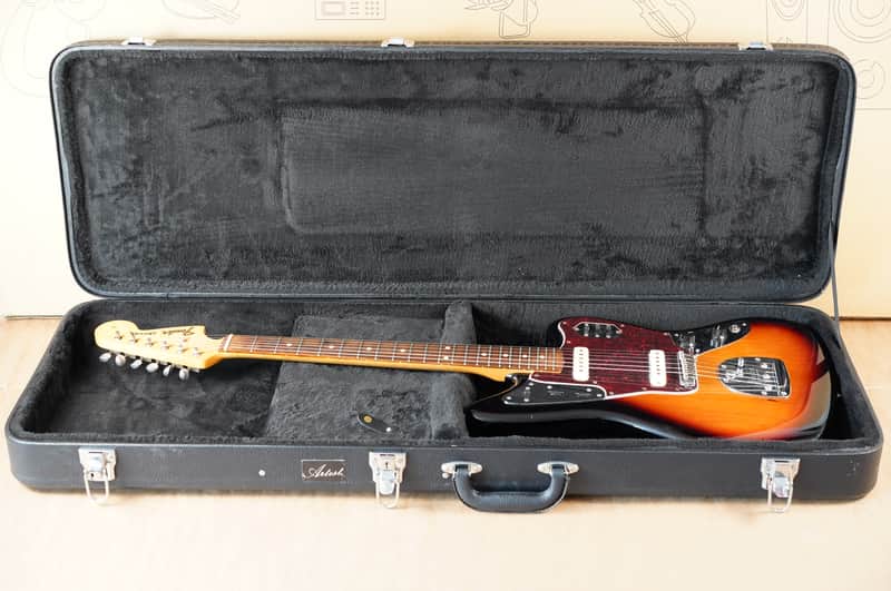 Fender Vintera ’60s Jaguar 3-Colour Sunburst (2021) + Hard Case