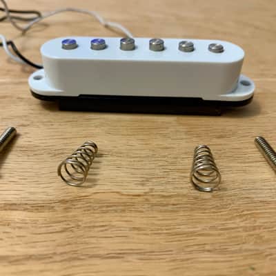 Single Coil Pickup with Screws & Springs (Squier Bullet Strat) image 4