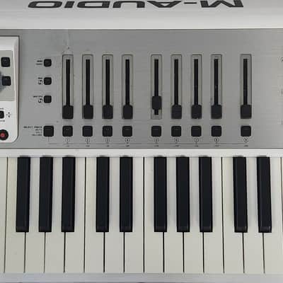 M-Audio Axiom AIR 61 Key USB MIDI Keyboard Controller 2010s - Black image 1