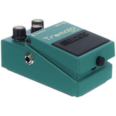 Boss TR-2 Tremolo Guitar Effects Pedal - Green image 4