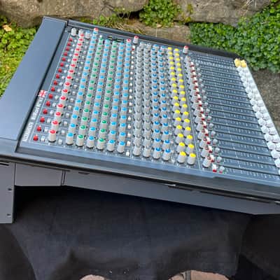 Allen & Heath MixWizard WZ4 16:2 16-Input Stereo Mixer 2014 - Present - Blue image 16