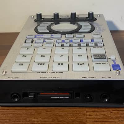 Roland SP-404 Sampler 2005 - 2008 - Silver image 2
