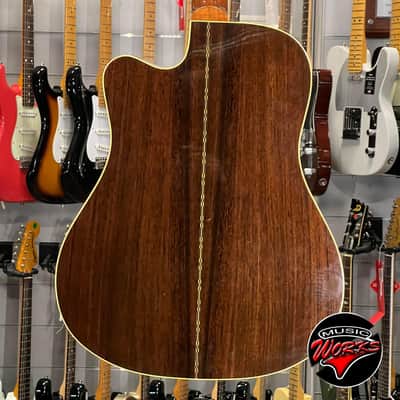 Gibson   Dove Artist Cutaway image 9