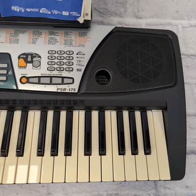 Yamaha PSR-175 61 Key Keyboard image 4