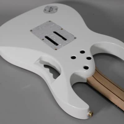 Ibanez JEM7VP Steve Vai Signature with Rosewood Fretboard 2004 - 2019 White image 13