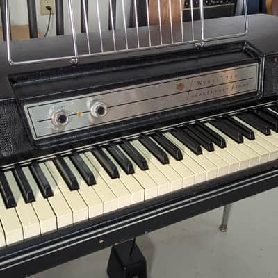 1976 Wurlitzer Model 200A image 2