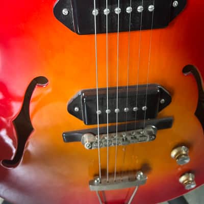 The Loar LH-302 - Cherry Burst image 4