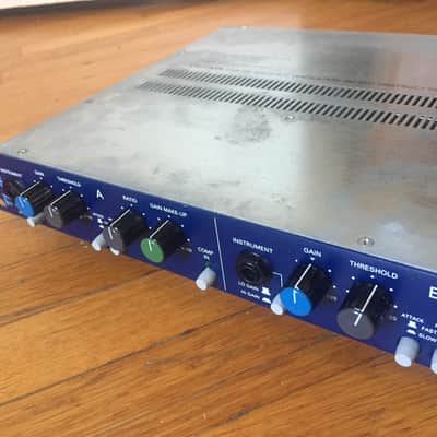 TL Audio C-2021 Indigo Series Dual Valve Compressor