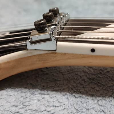 Jackson JS Series JS32 King V - White with Black Bevels and CHROME HARDWARE image 8