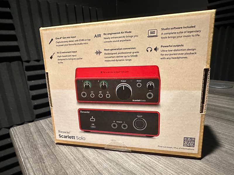 Focusrite Scarlett Solo 4th Gen 2023 - Red image 1