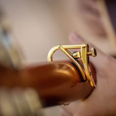 Shubb Capo Royale C1g – Gold Finish for Steel-String Guitar image 4