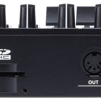 Roland MC-101 Groovebox Compact Music Production Workstation image 2