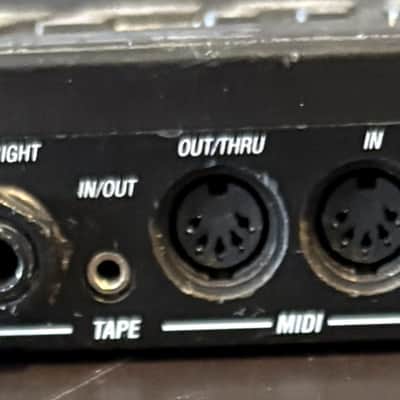 Alesis SR-16 Drum Machine 2010s - Black image 2