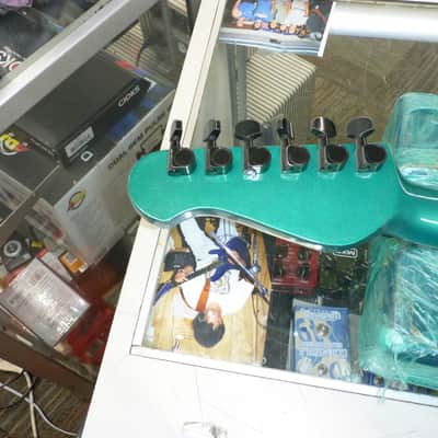 Applause HSS , Strat Style : 2 Vol, 1 Tone , 5 Way Switch , Mini Toggle Locking Tremolo - Re-Painted Crackle Green image 11