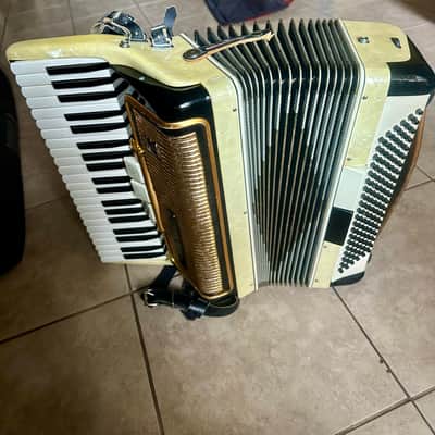 1950s - 60s Hohner Arietta 11M image 1