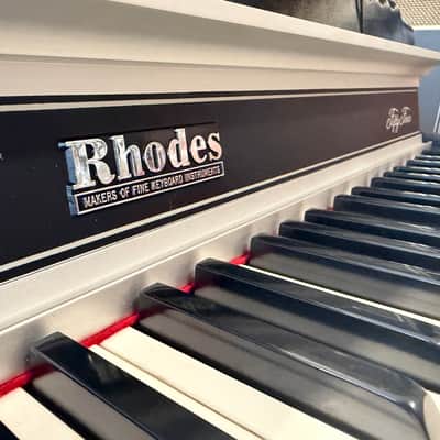Rhodes Mk II 54 image 4