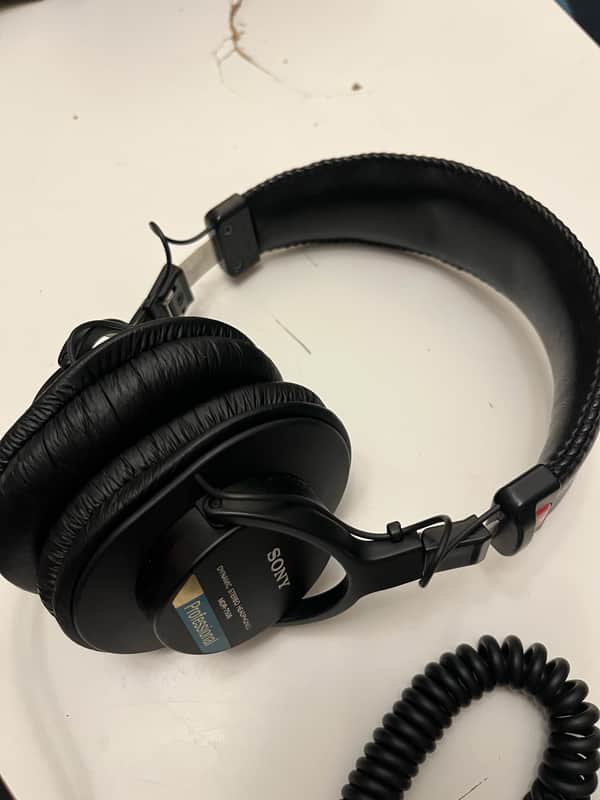 Sony MDR-7506 Studio Headphones 2010s - Black image 1