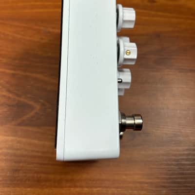 Keeley Caverns Reverb / Delay V2 2017 - Present - White image 2