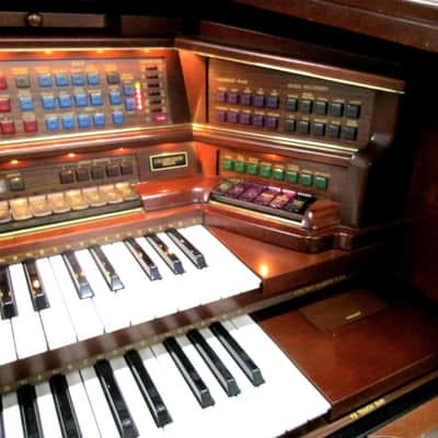 Lowrey Organ Celebration Deluxe (LX600) image 18