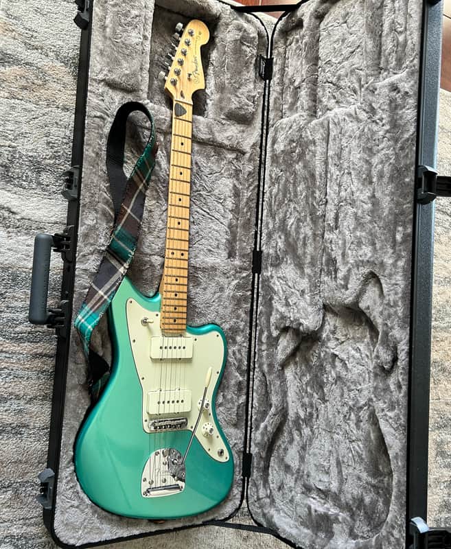 Fender American Professional Jazzmaster with Maple Fretboard 2017 - 2019 - Mystic Seafoam image 1