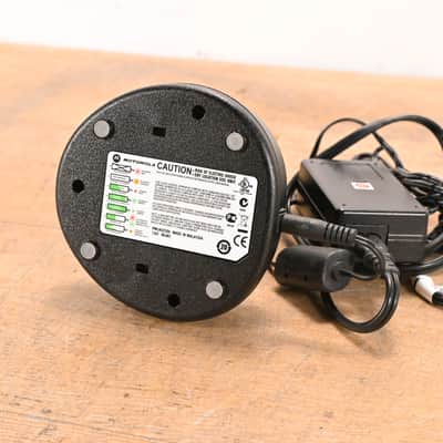 Motorola CP185 Portable Two-Way Radio with PMLN5228A Charger CG01WGD image 10