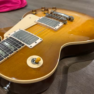 1998 Gibson Les Paul Classic - Honey Burst - Pro Player Upgrades Including Seymour Duncan Seth Lover Pickups! - Pro Set Up w Perfect Frets/Action/Intonation! image 6