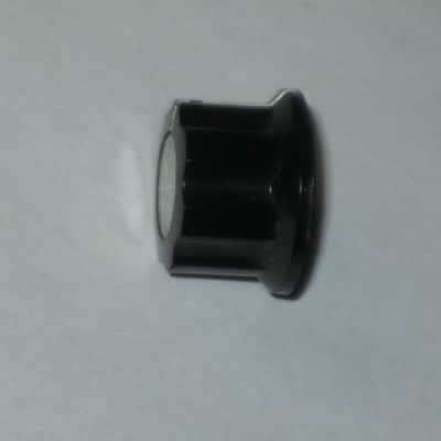 ONE used Toya B-1122 Vintage Boss Pedal Replacement KNOB, JAPAN, 1980s, fits split shaft pot - for OD1,DM2,PH1,CE2&more [NO pot/NO pedal(s)] black hard plastic, top side has silver colored reflector, 1 set screw, center under-side is brass color metal image 19