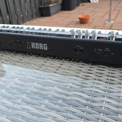 Korg microSTATION 61 Music Workstation - Excellent Working Condition - Includes Power Supply 00 - Black image 5
