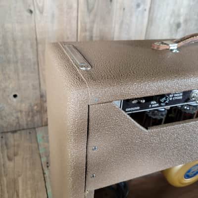 Fender Vibrolux Amp Wheat Grille 1962 - Brown Tolex image 12