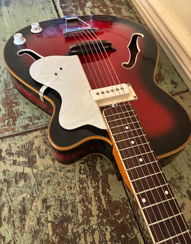 1965 - 1967 Eko Model 200 - OHSC - Very Nice image 1