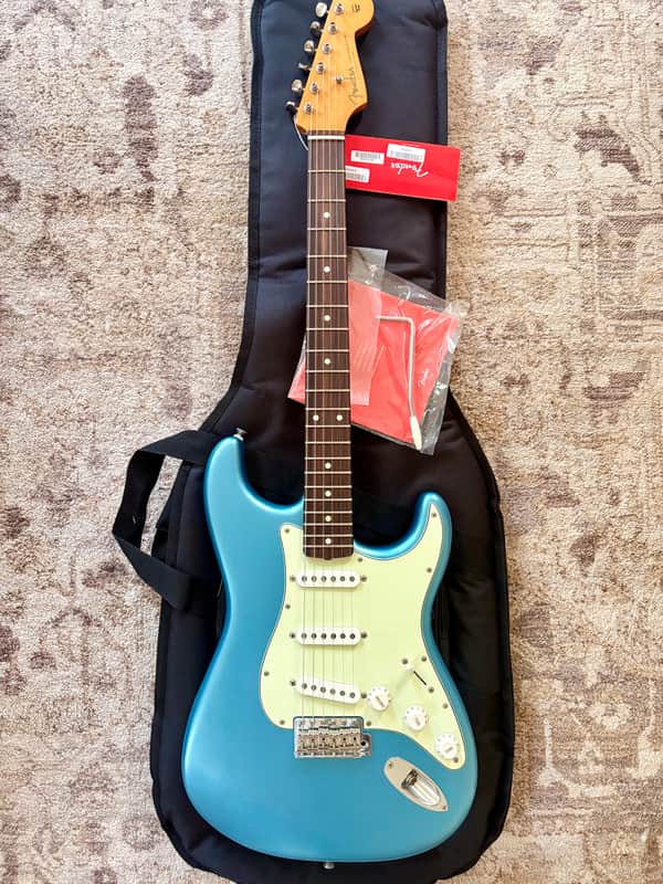 Fender Vintera II Road Worn '60s Stratocaster 2024 - 2026 - Lake Placid Blue image 1