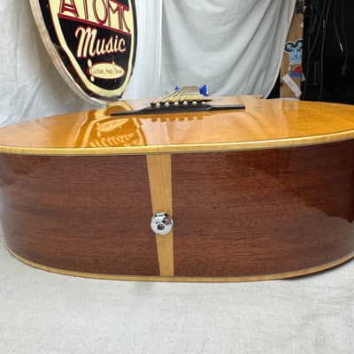 Larrivee 05 Select Series OMV-05 omv05 Single Cutaway Acoustic Guitar with Case -- *Split in Top / Cracks* image 16