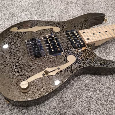 Ibanez PGMM31 Mikro 2022 - Gold and Black Crackle PGM RG JEM image 2