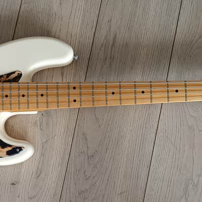 Fender Jazz Bass, Custom 60s pickups, Gotoh tuners, MIM2012 - White, Tiger Pickguard image 3