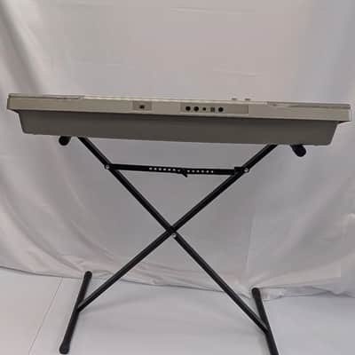 Casio LK-270 61-Key Key-Lighting Keyboard 2010s - Silver image 3