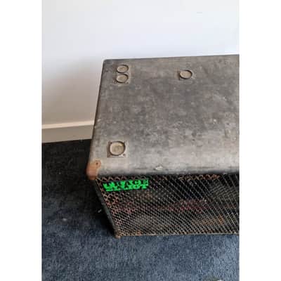 Trace Elliot 1048 - Bass Cabinet - Red Stripe - Spares or Repair image 6